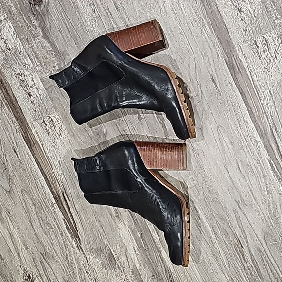 Coach Leather Boots Size 8 Heel 4" Preloved - Picture 3 of 11